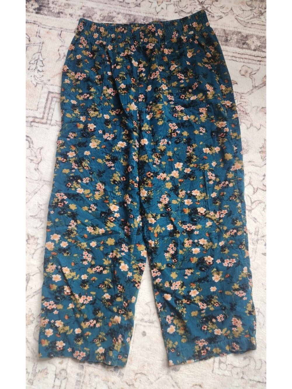 Natural Life Women's Sz. M Floral Multi Color Pull On Ankle Pants